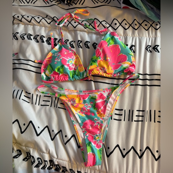 SHEIN Other - SHEIN Floral Bikini Set